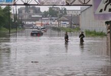 Рівне знову затопило під час дощу: де найбільше та як ліквідовували наслідки негоди