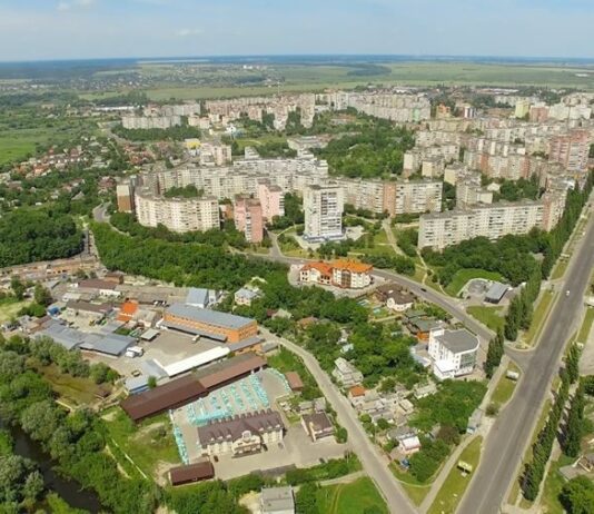 Жахливий сморід у Рівному: Хомко шукає винуватців