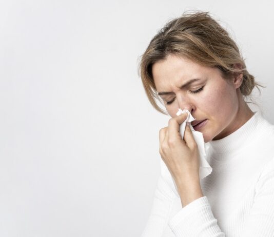 Лечение насморка препаратом Изофра спрей