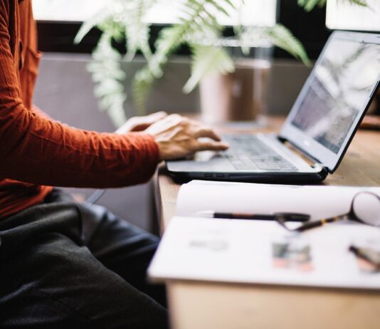 Особенности и предложения онлайн казино Slotor777