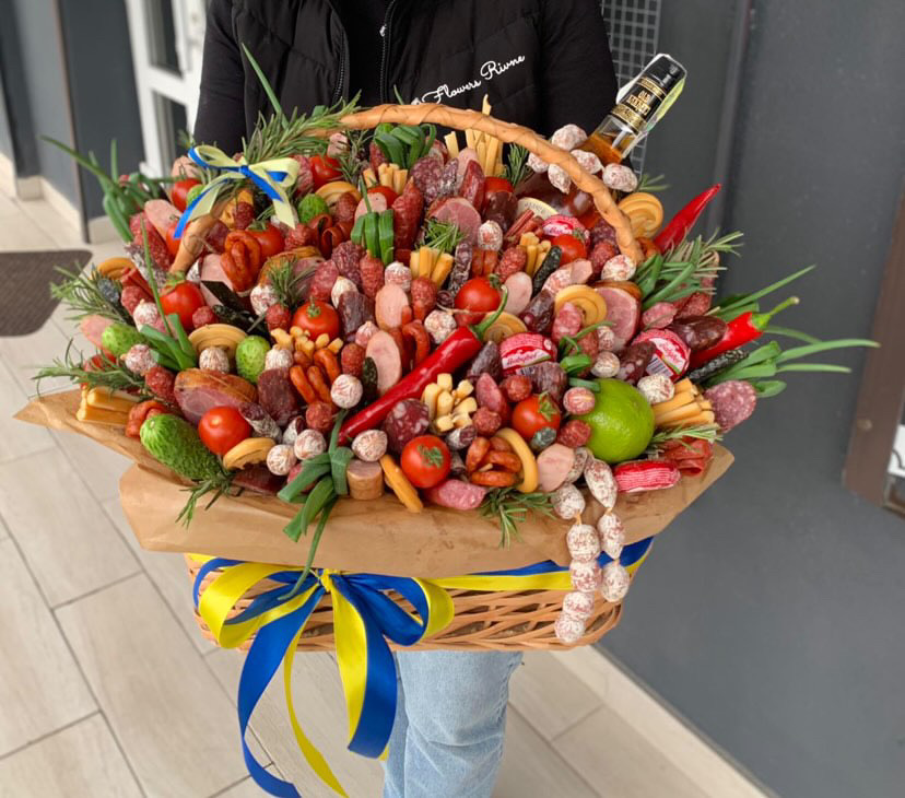 Flowers Rivne • Квіти та доставка квітів — Florist